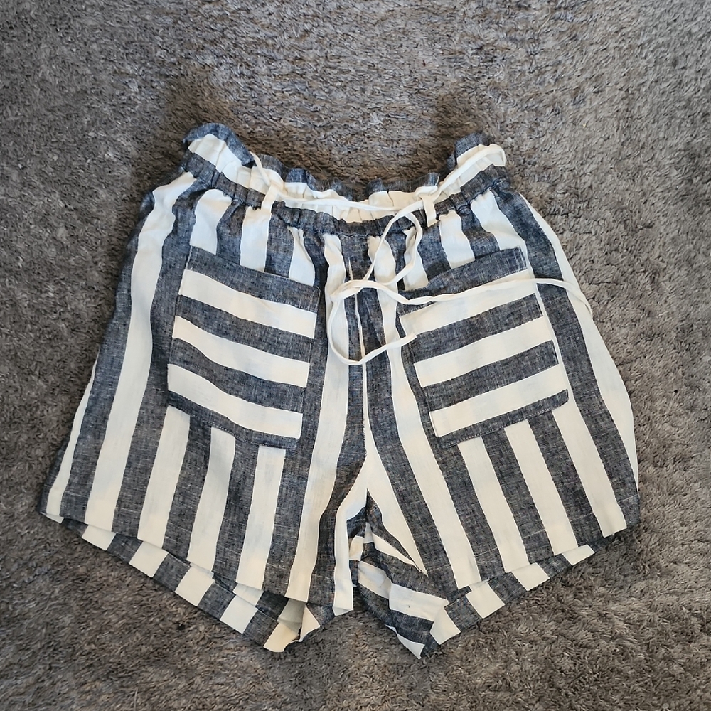 Who What Wear Striped Drawstring Women’s Shorts - White and Black Size M